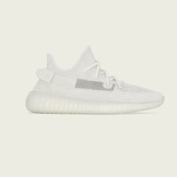 YEEZY BOOST 350 V2 NEW NEVER WORN - Picture 1 of 1